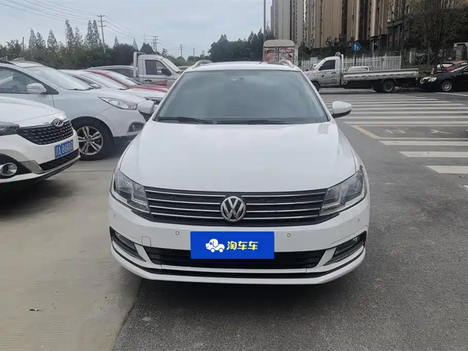 Volkswagen Lavida Tour 2015 230TSI DSG Comfort Edition фото 2