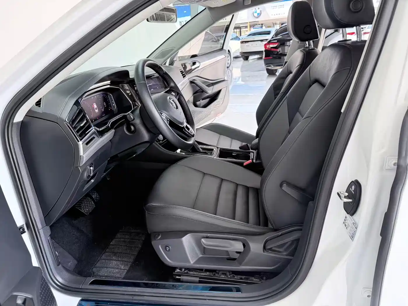 Volkswagen Sagitar 2022 280TSI DSG Surpassing Edition фото 4