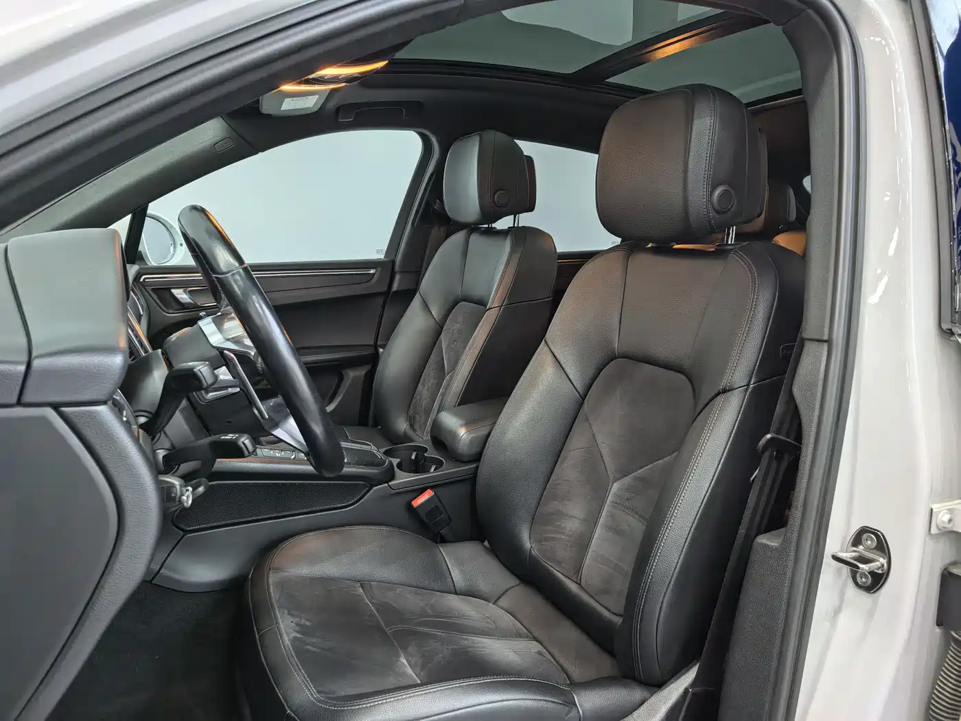 Porsche Macan 2017 Macan 2.0T фото 12