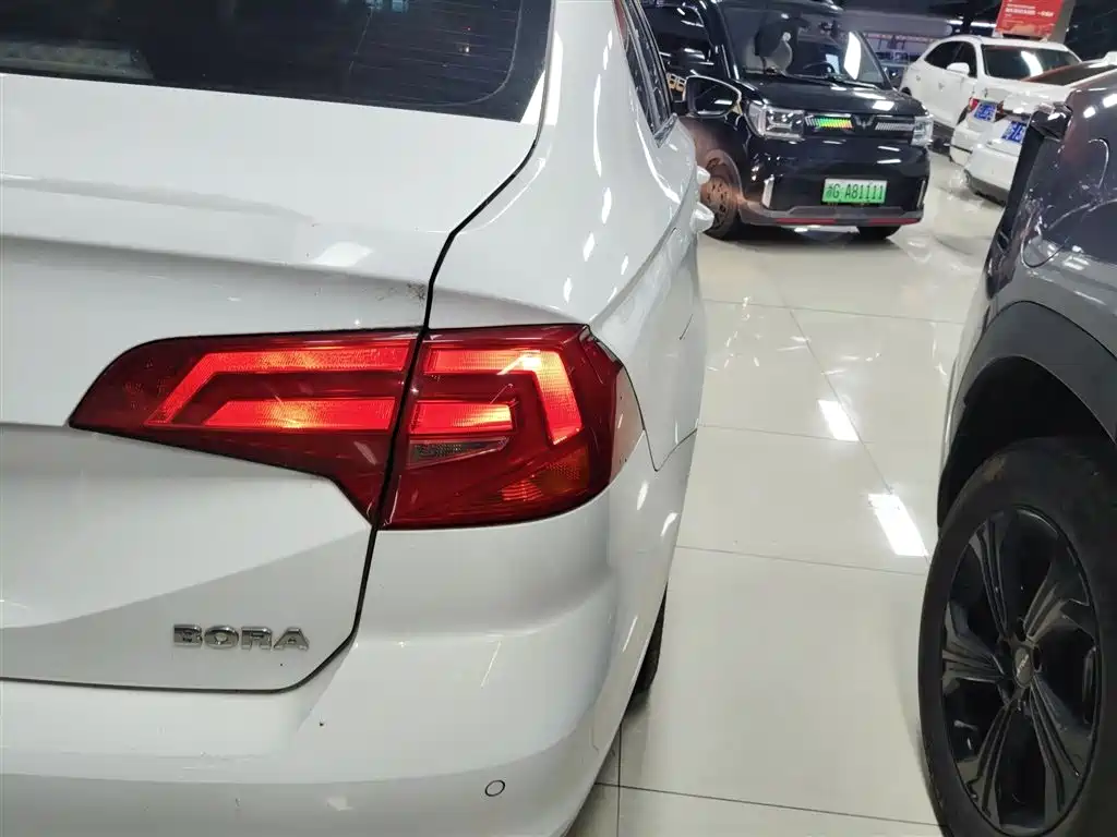 Volkswagen Bora 2018 1.5L Automatic Comfort фото 8