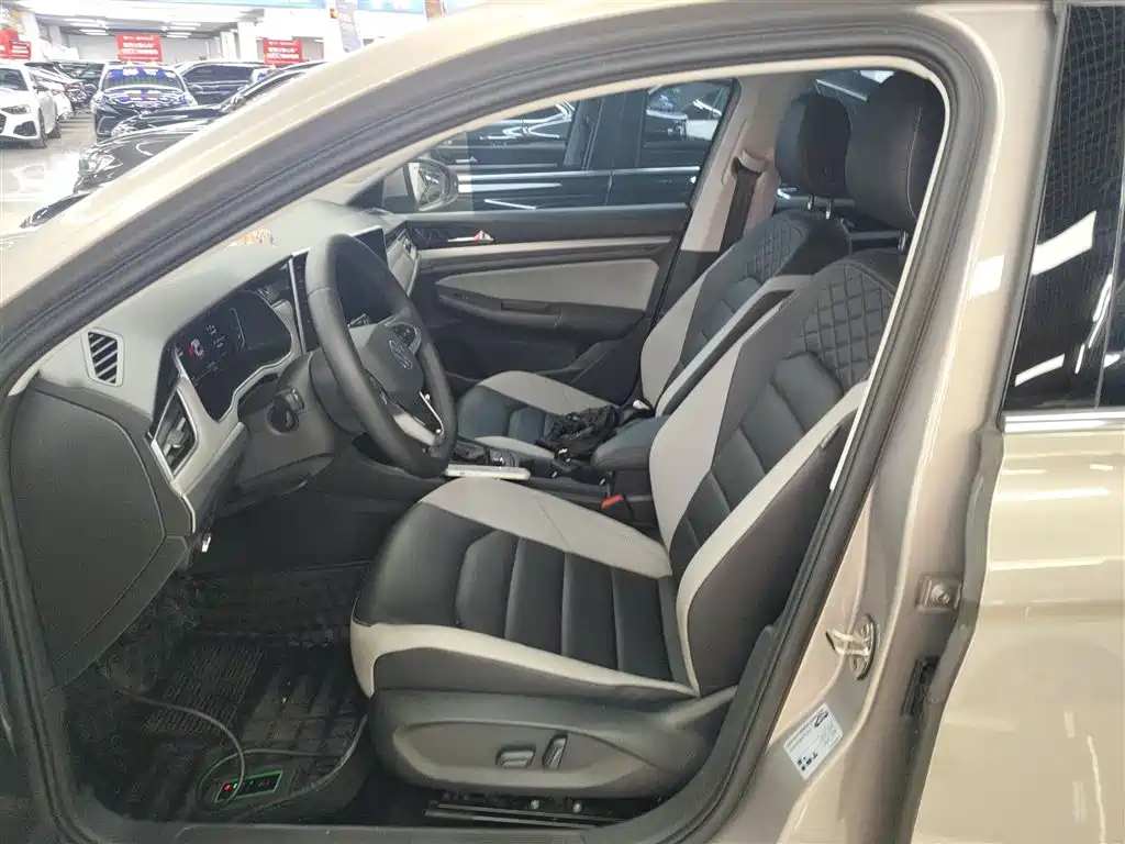Volkswagen Bora 2023 300TSI DSG Premium Edition фото 11