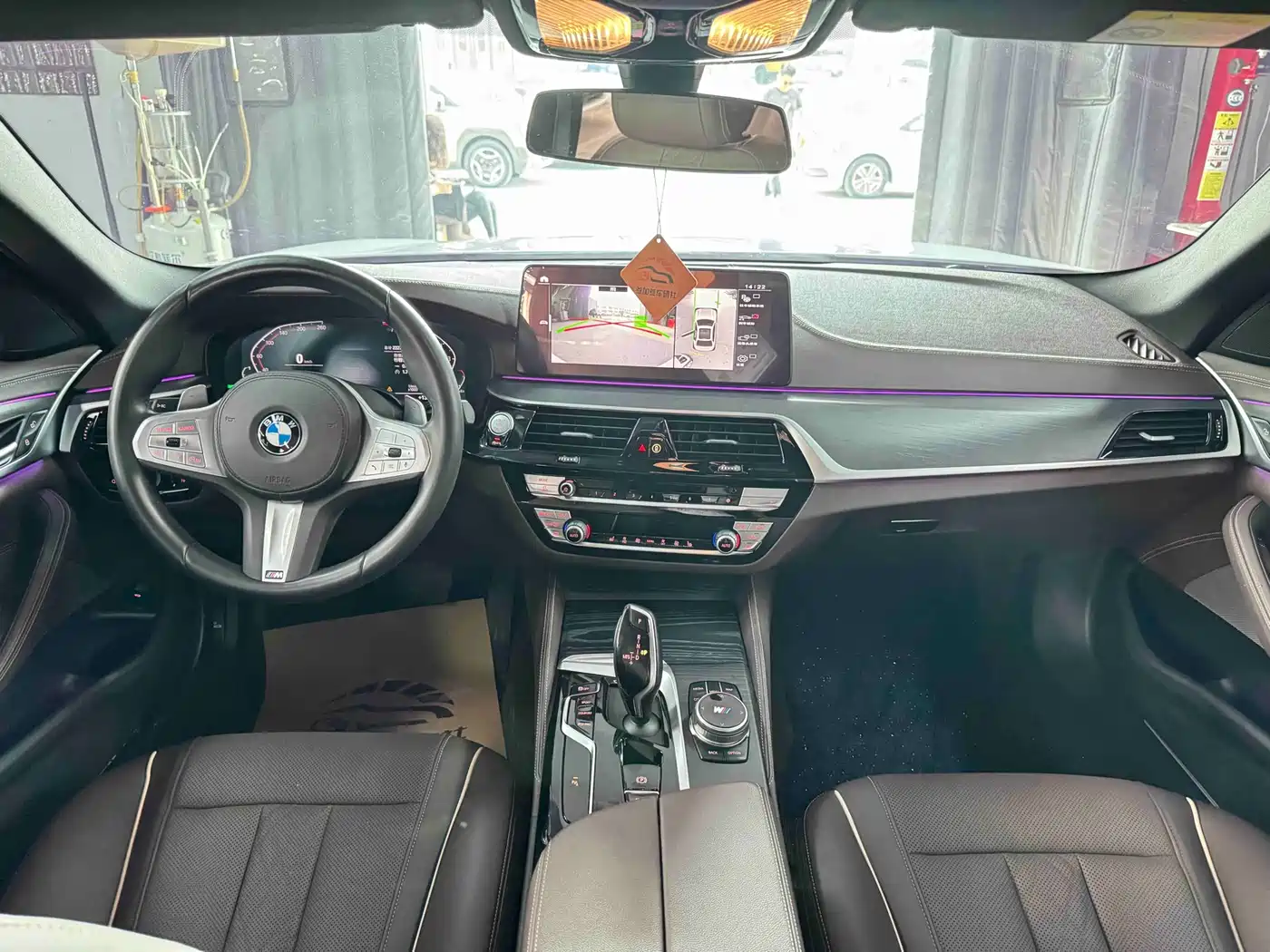 BMW 5 Series 2023 530Li Leading M Sport Package фото 9