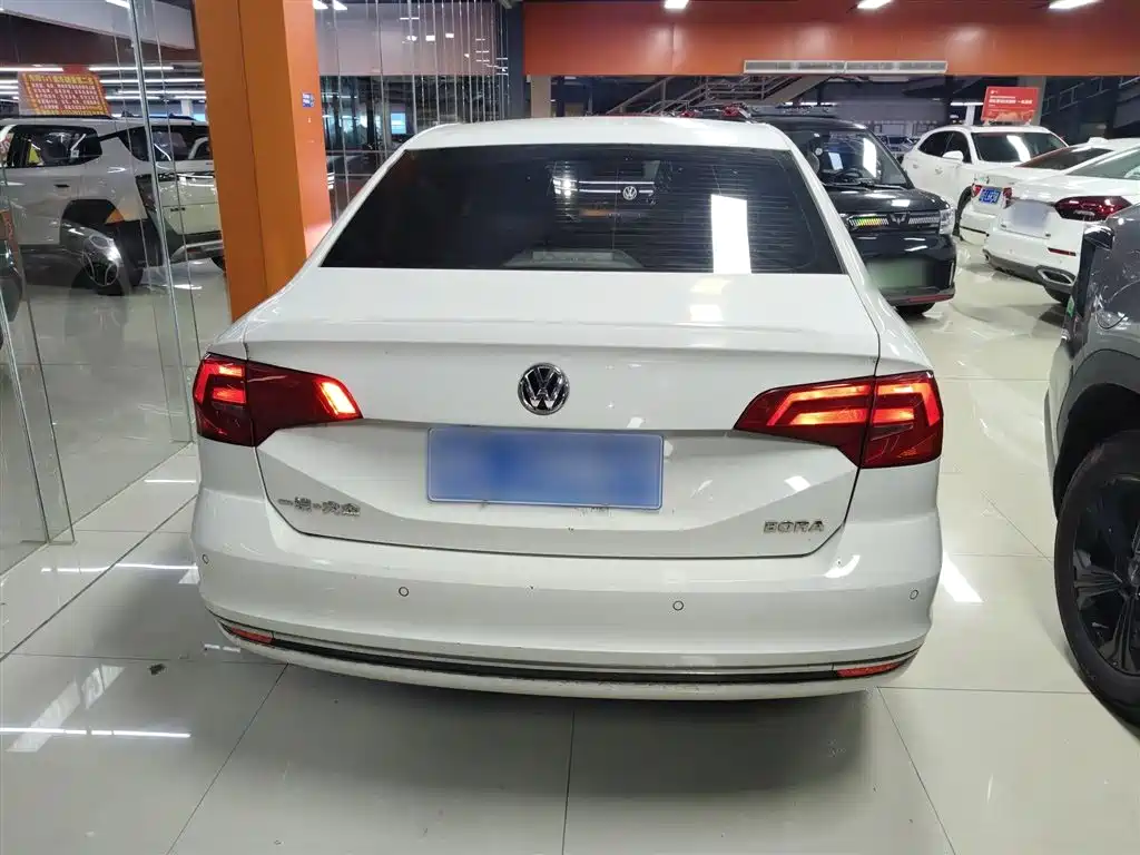 Volkswagen Bora 2018 1.5L Automatic Comfort фото 6