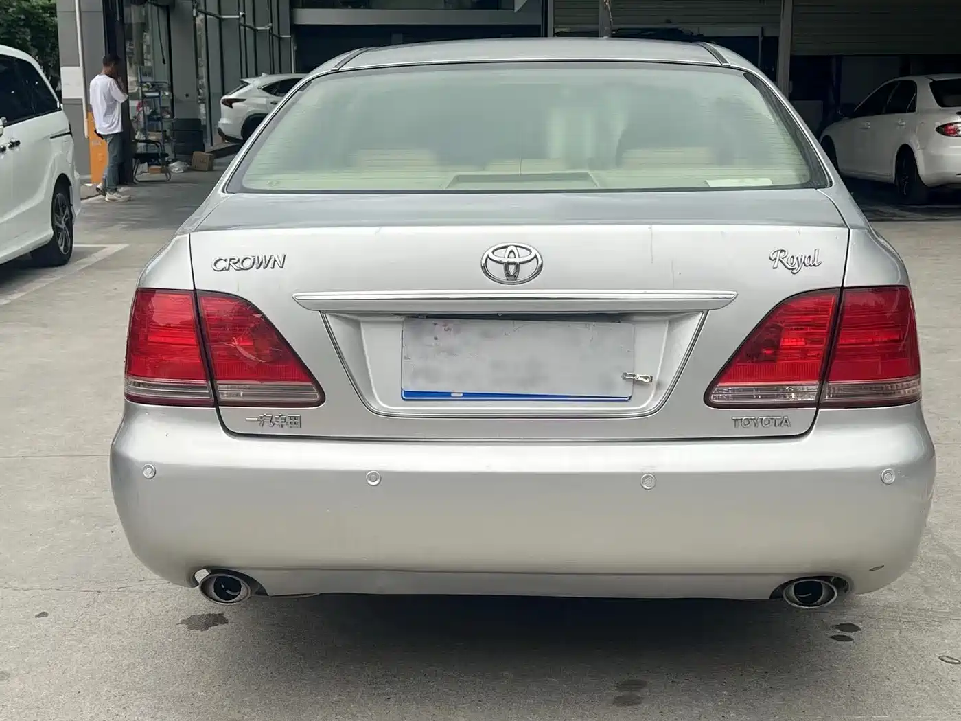 Фото 9 - Toyota Crown