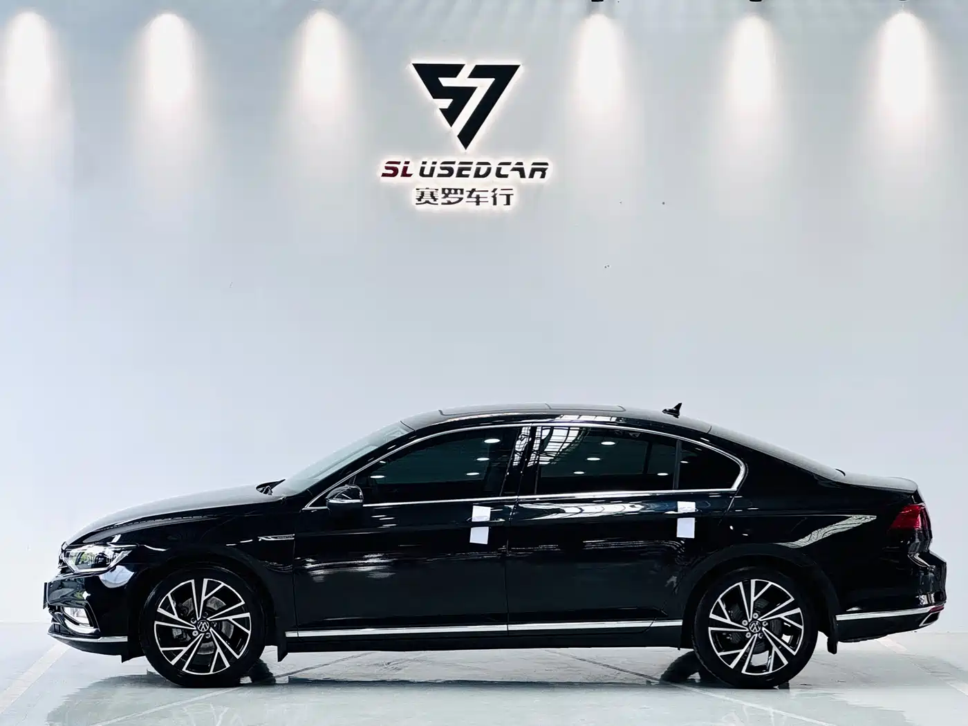 Volkswagen Magotan 2021 330TSI DSG 30th Anniversary Edition фото 9
