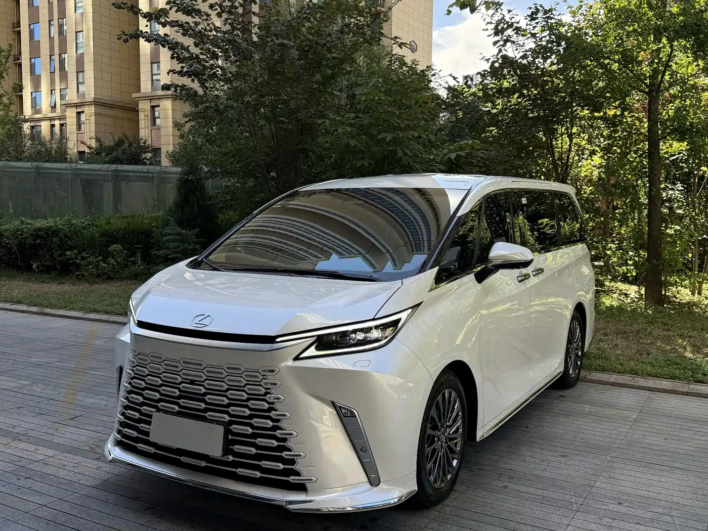Lexus LM 2025 2025 Model 500h Four-Seater Imperial Edition