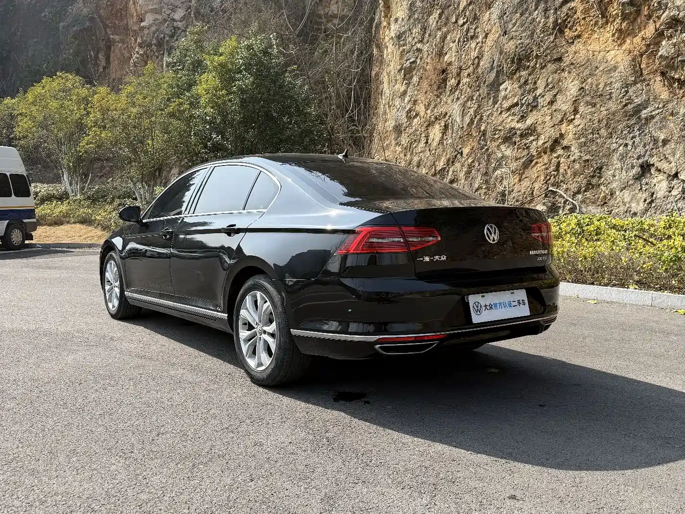 Volkswagen Magotan 2019 330TSI DSG Luxury Class China VI фото 9