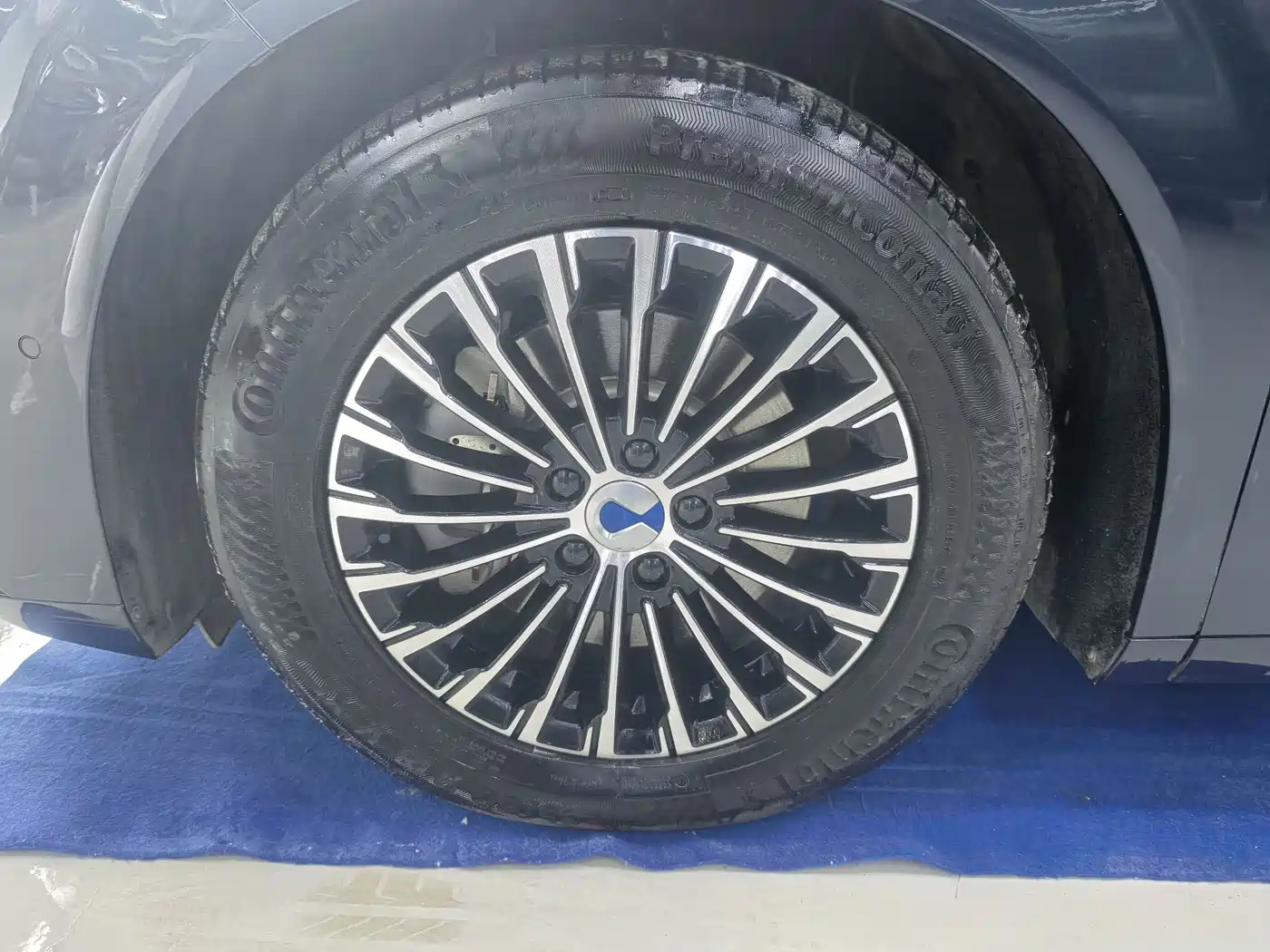 Denza D9 2024 DM-i 980 AWD Flagship фото 20