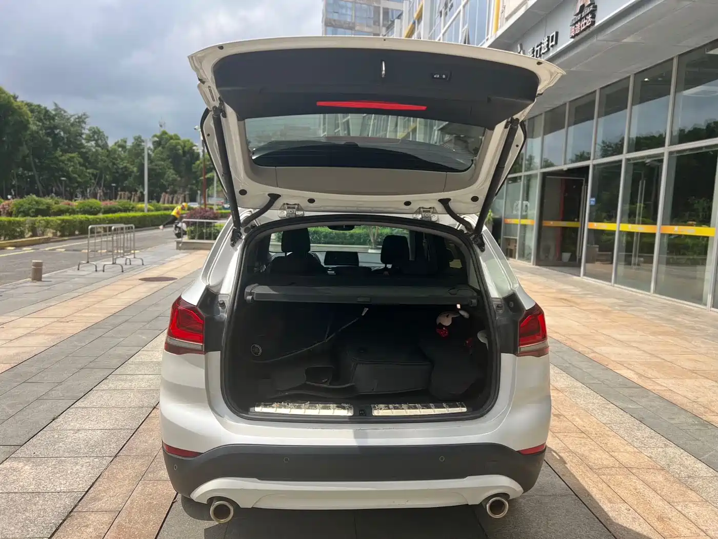BMW X1 2022 sDrive25Li Leading фото 13