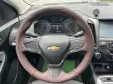 Photo 7 - Chevrolet Cruze
