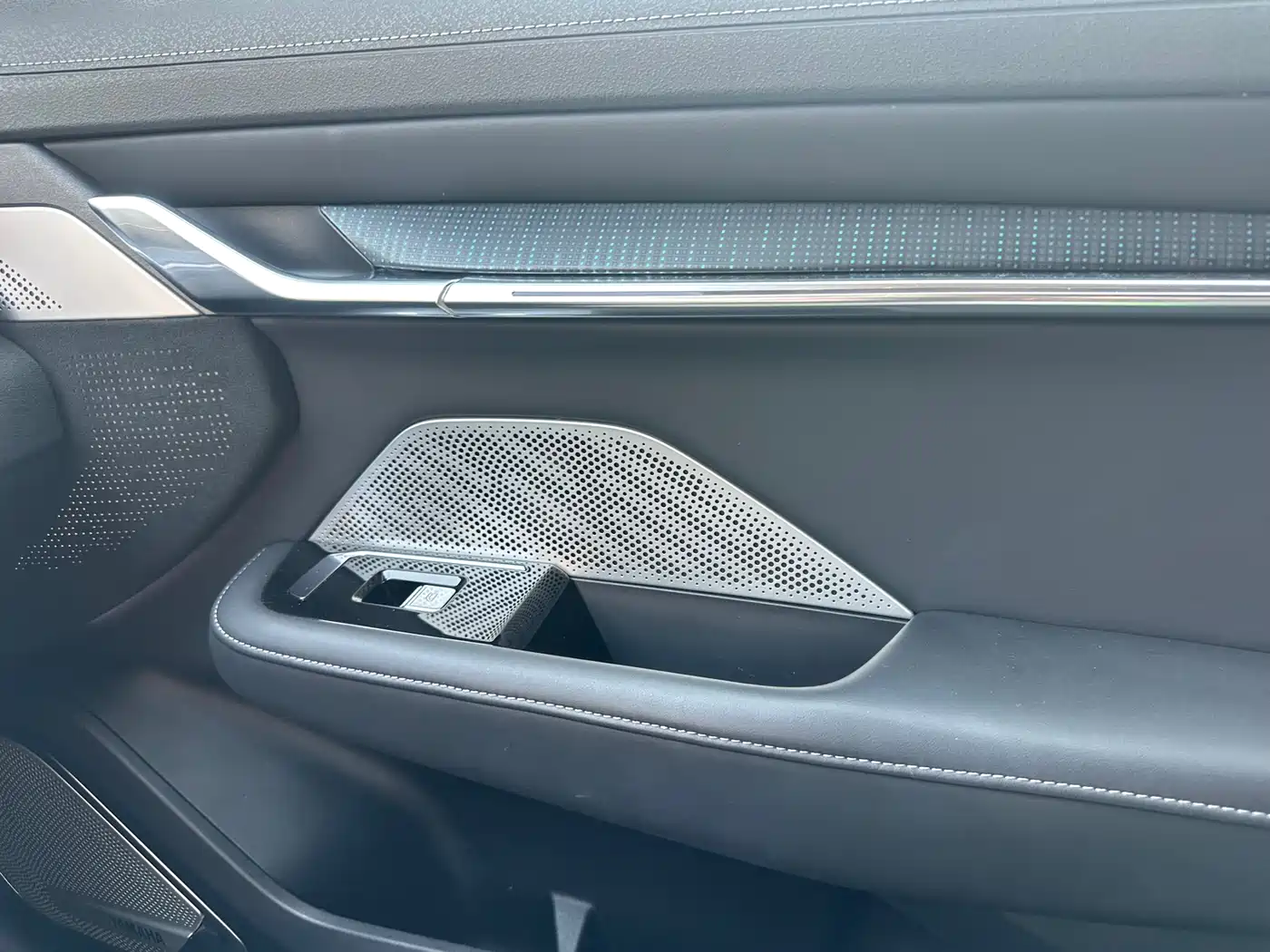 ZEEKR EXTREME KRYPTON 001