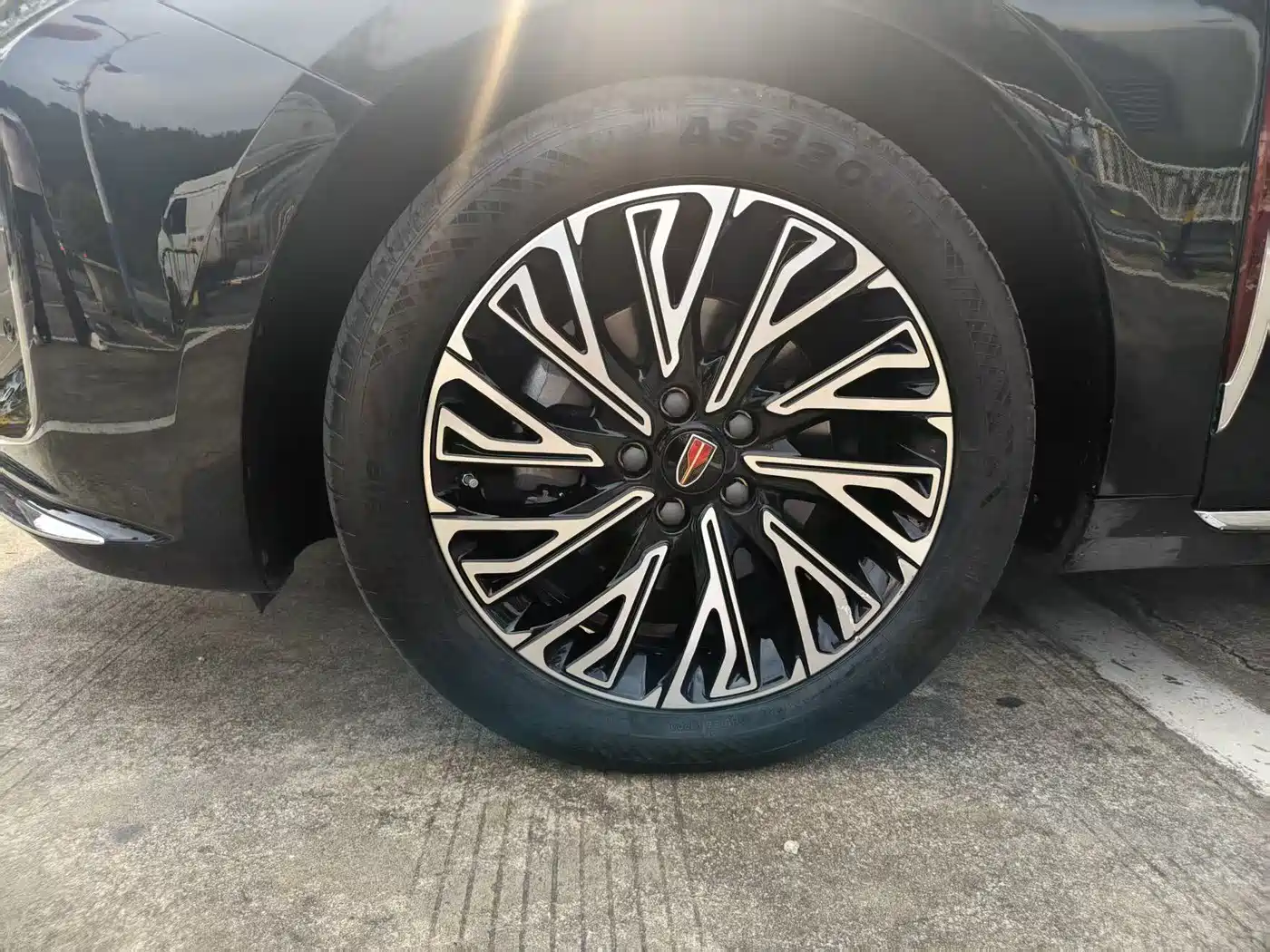 Hongqi H5 2024 2.0T Automatic Smart Connect Flag Smooth Edition фото 9