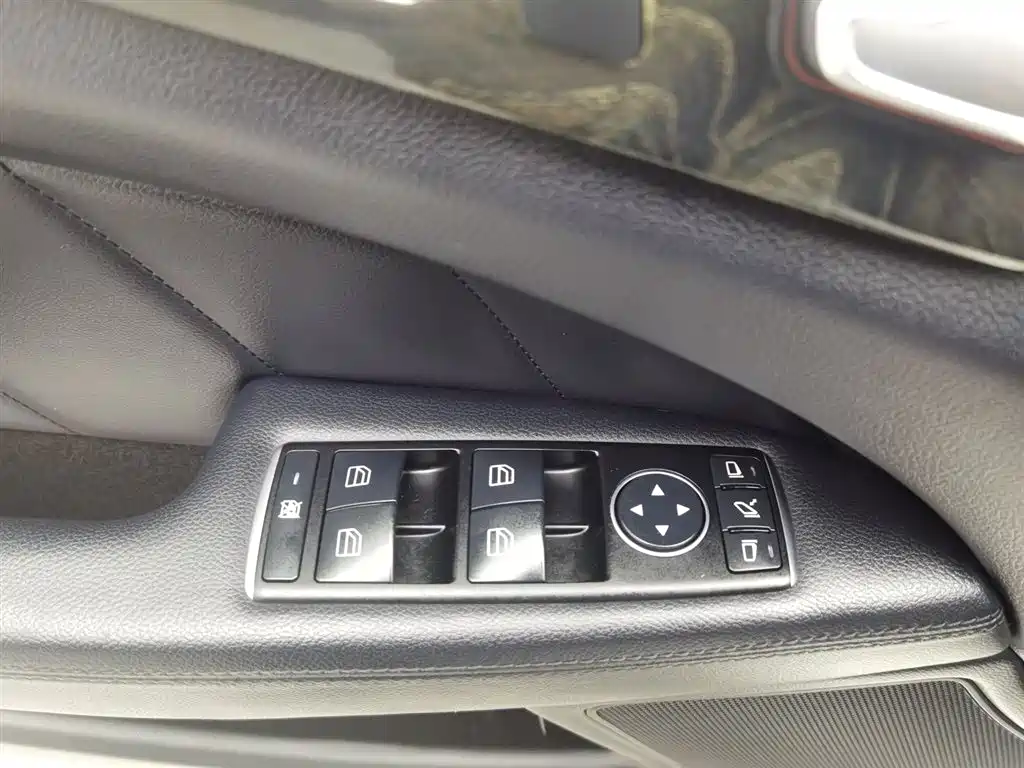Mercedes-Benz CLS 2015 CLS 320 фото 9