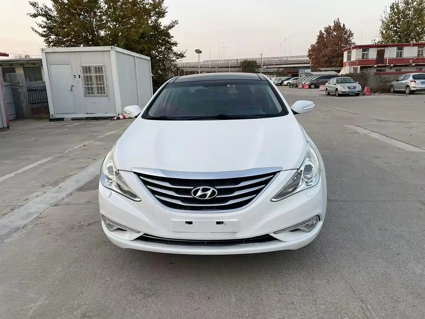 Hyundai Sonata 2014 2.4L Automatic Luxury Edition China IV фото 2