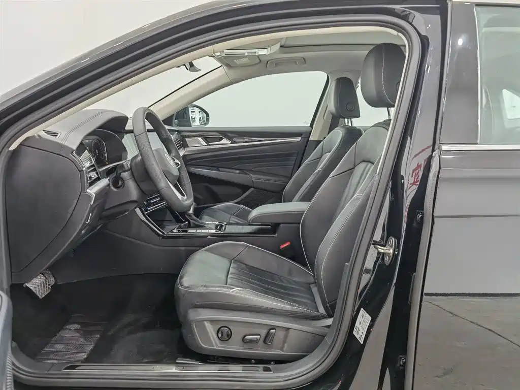 Volkswagen Passat 2023 Facelift 330TSI Elite Edition фото 10