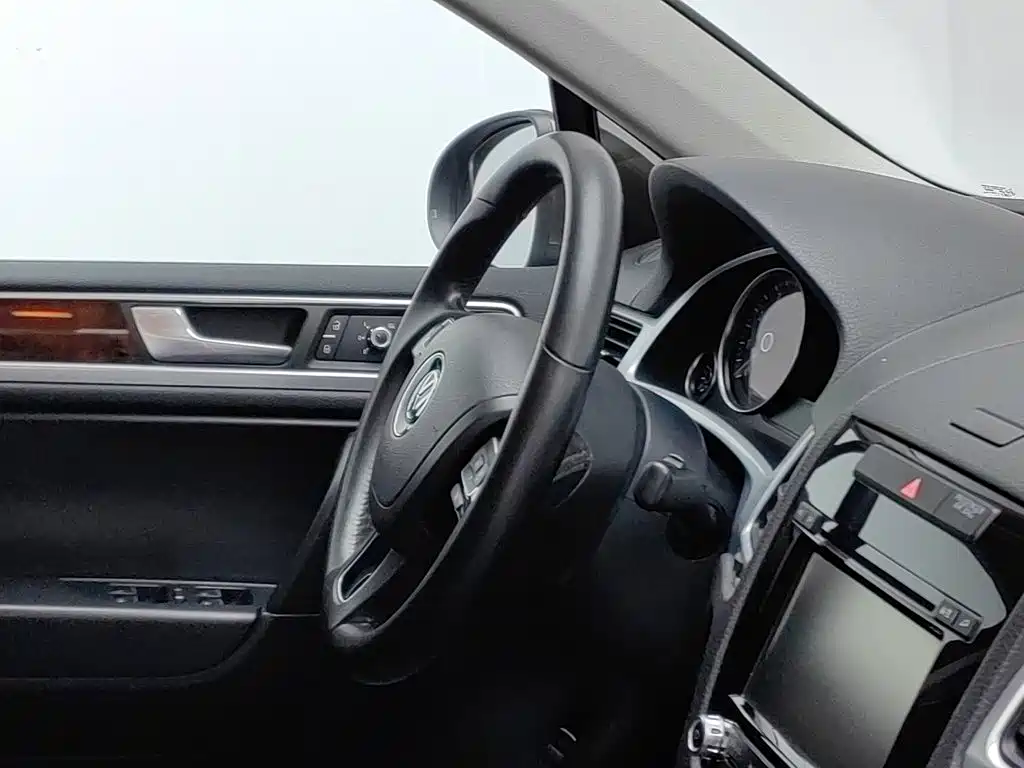Фото 22 - Volkswagen Touareg