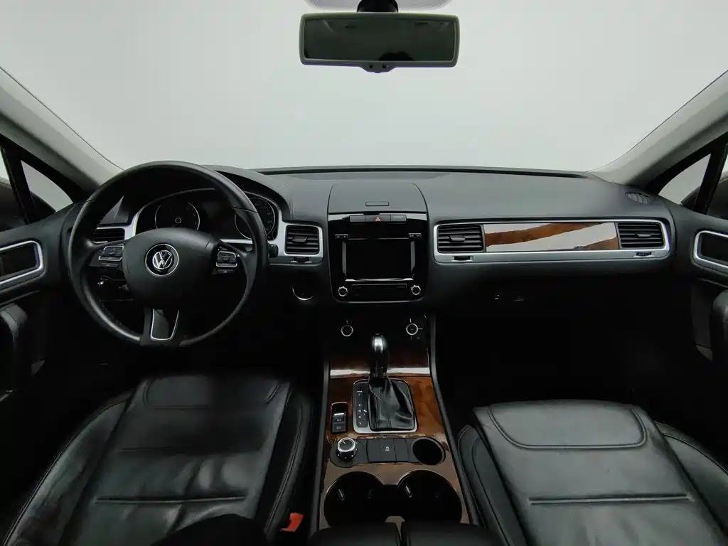 Фото 5 - Volkswagen Touareg