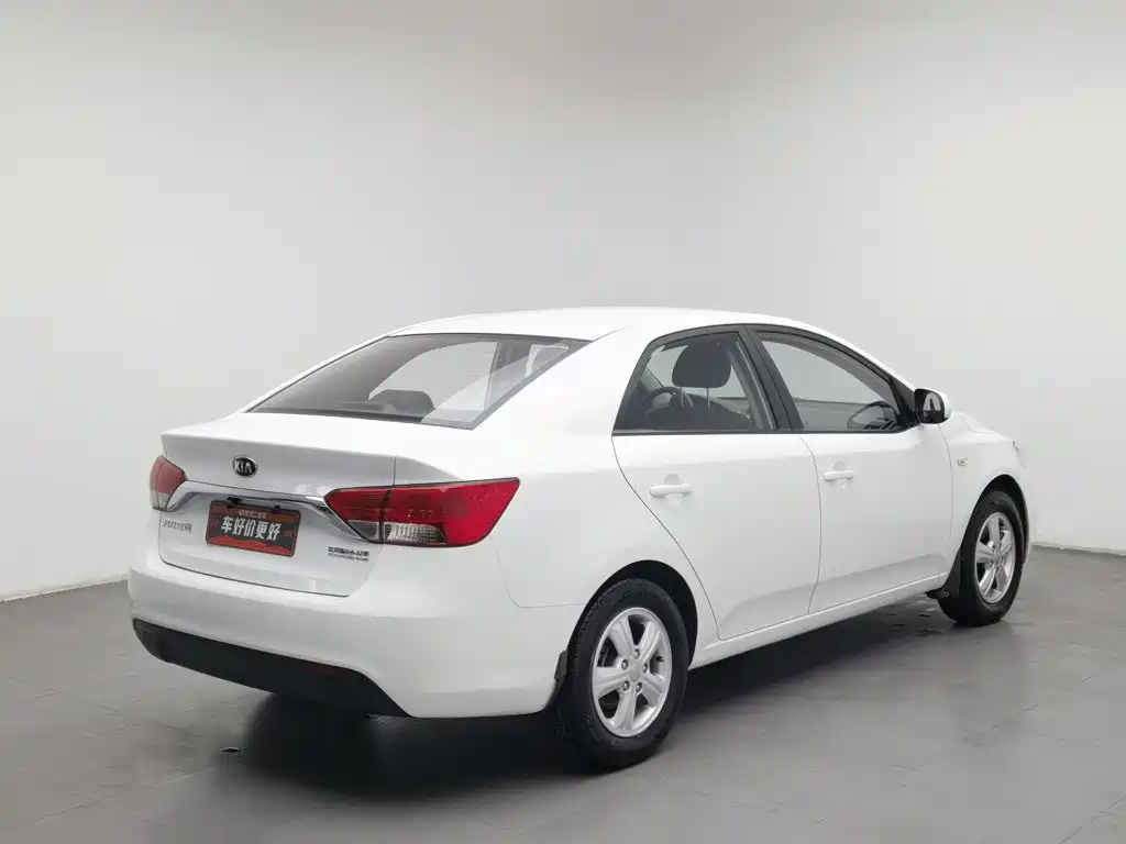 Kia Forte 2015 2014 1.6L MT GL