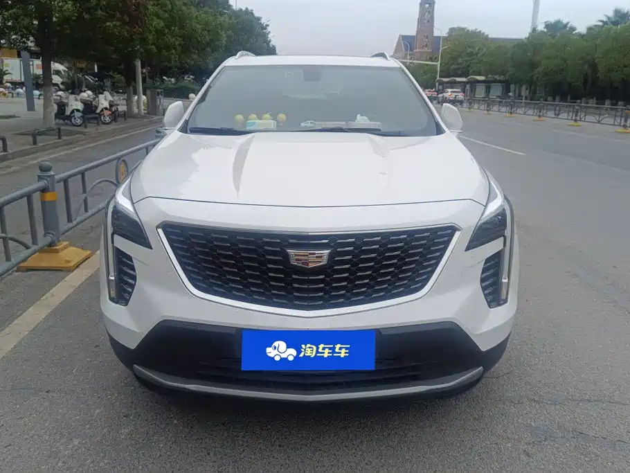 Photo 2 - Cadillac XT4