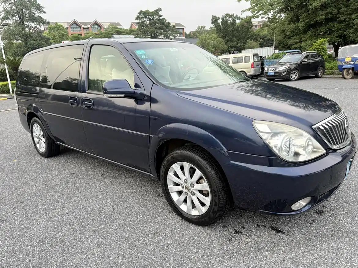 Фото 3 - Buick GL8