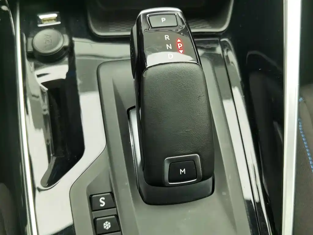 Peugeot 308 2019 230THP Automatic Luxury Edition China VI фото 13