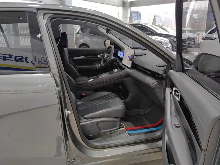 GEELY GALAXY GALAXY E5