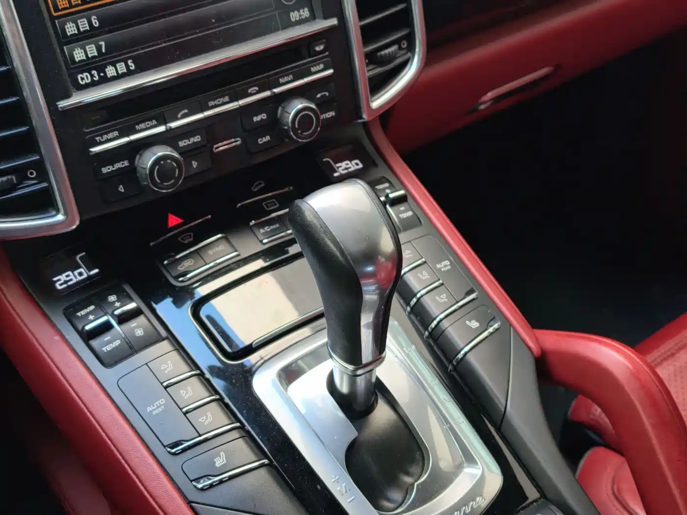 Porsche Cayenne 2014 Cayenne Platinum Edition 3.0T фото 12