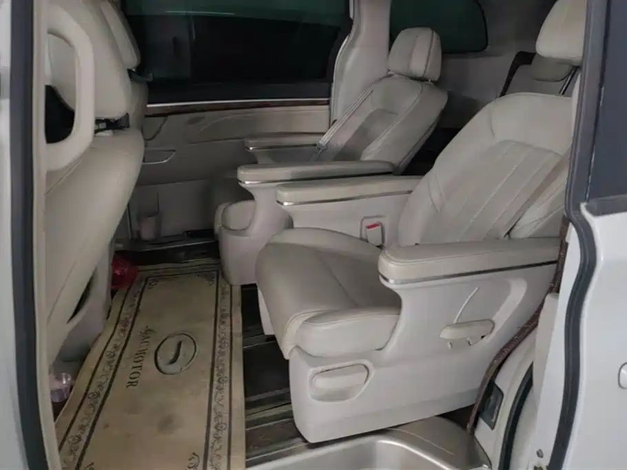 GAC Trumpchi Trumpchi M8 2018 320T Exclusive Edition фото 11