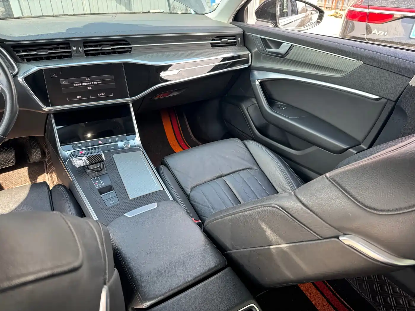 Фото 17 - Audi A6L