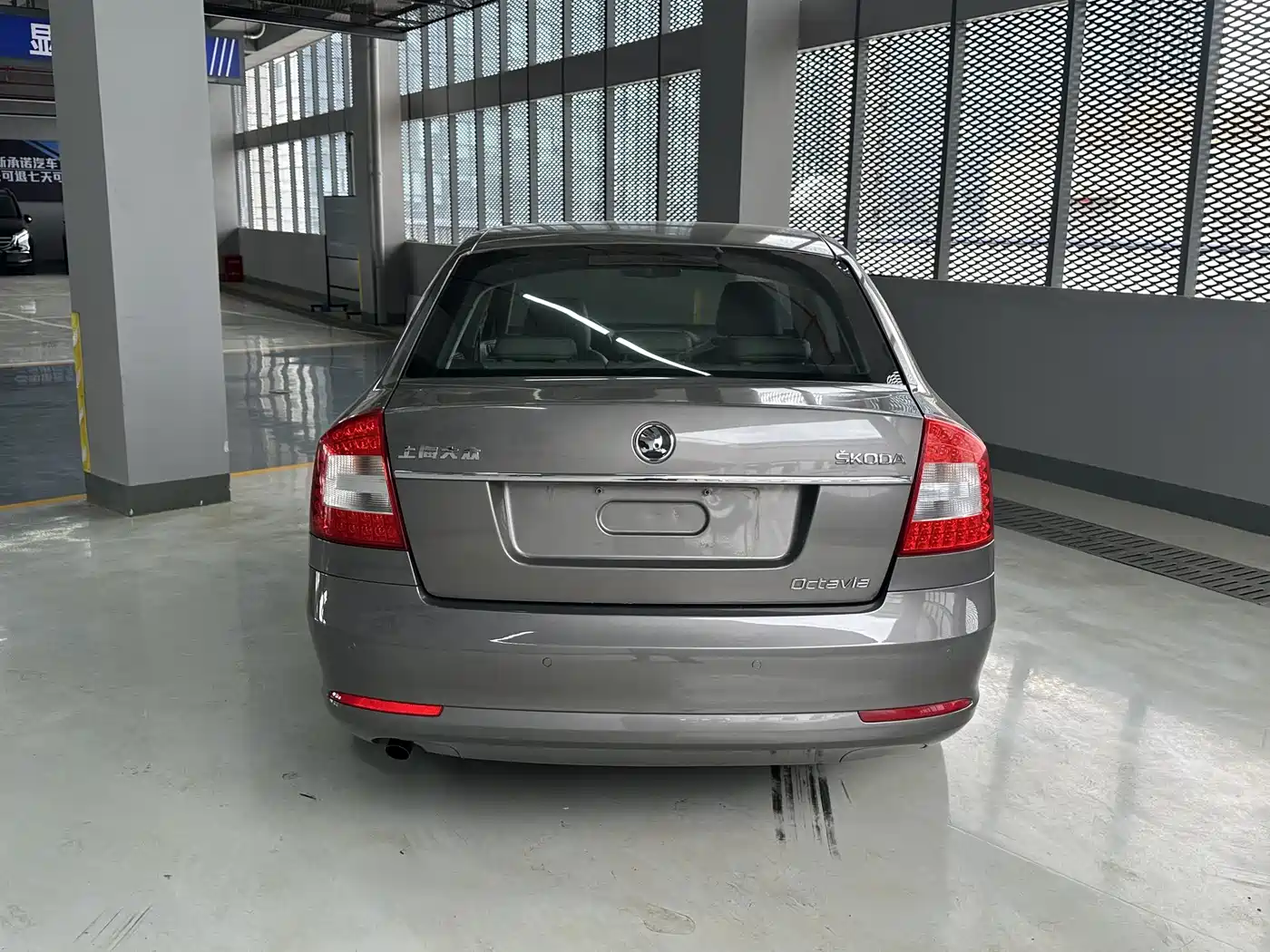 Škoda Octavia 2014 1.6L Auto Yijun Edition фото 7