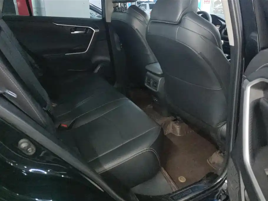 Toyota Wildlander 2022 2.0L CVT AWD Luxury PLUS Edition фото 11