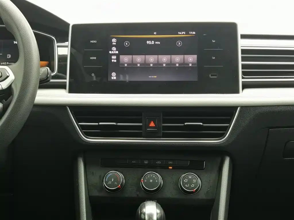 Volkswagen Tiguan L 2022 330TSI Automatic 2WD Comfort Edition фото 12