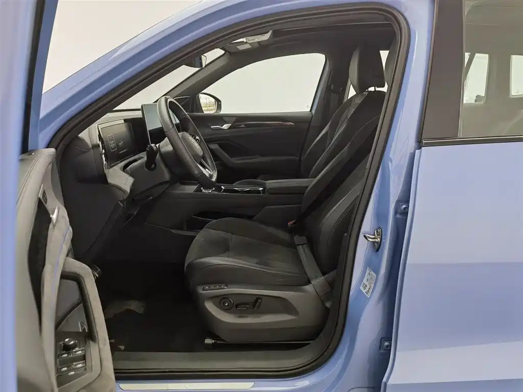 Volkswagen Tiguan L 2024 PRO 380TSI 4WD R-Line Premium Edition фото 10