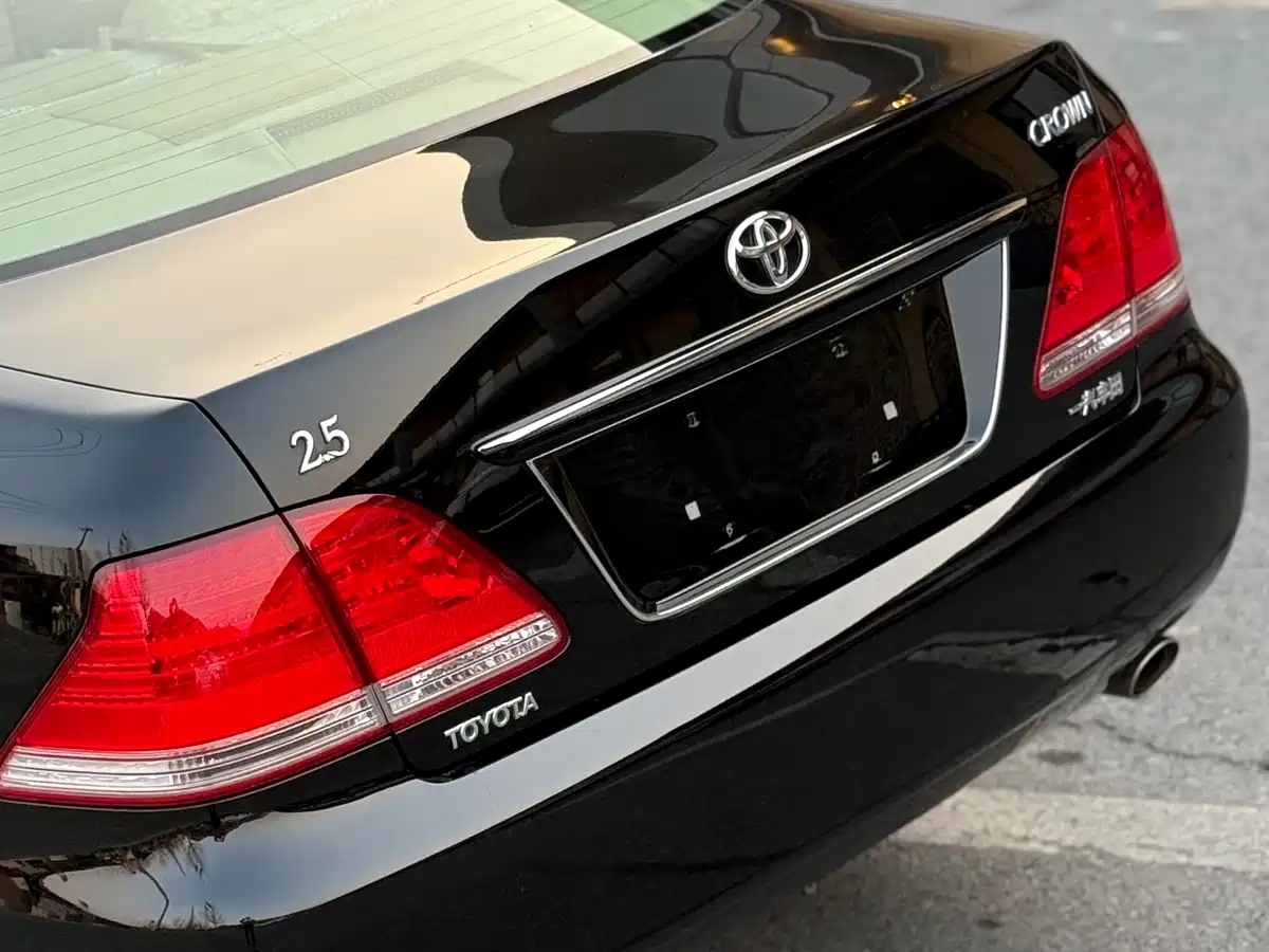 Toyota Crown 2007 2.5L Royal Special Edition фото 6
