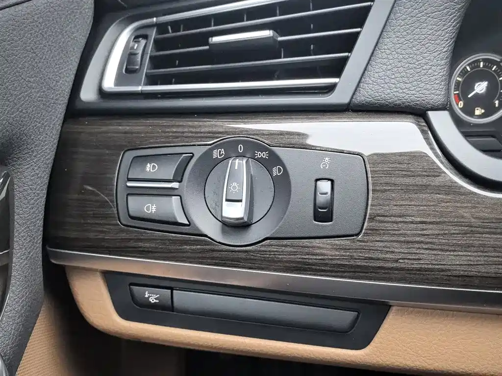 BMW 7 Series 2014 730Li Premium фото 21