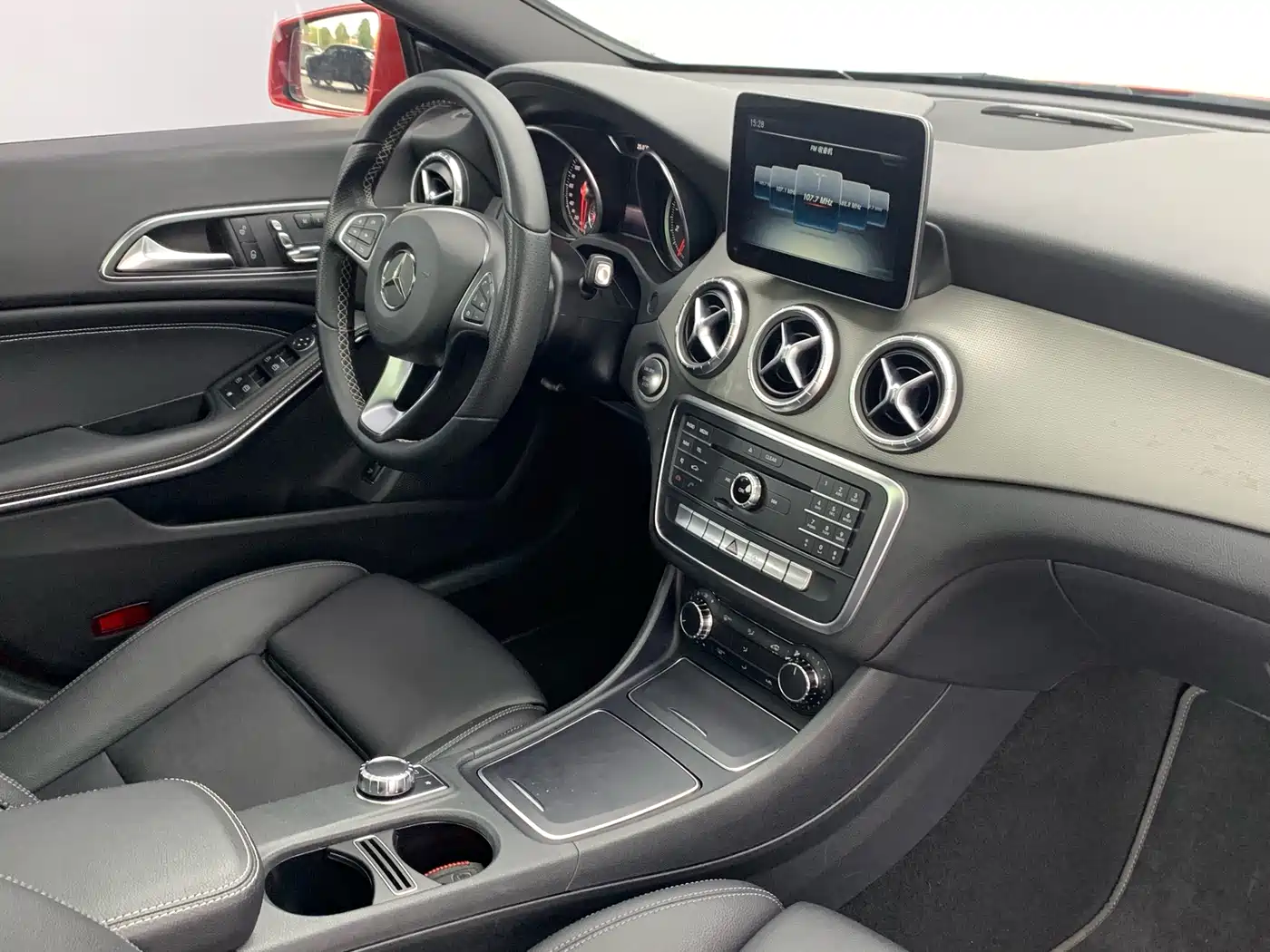 Mercedes-Benz CLA (Import) 2017 Facelift CLA 200 Style фото 15