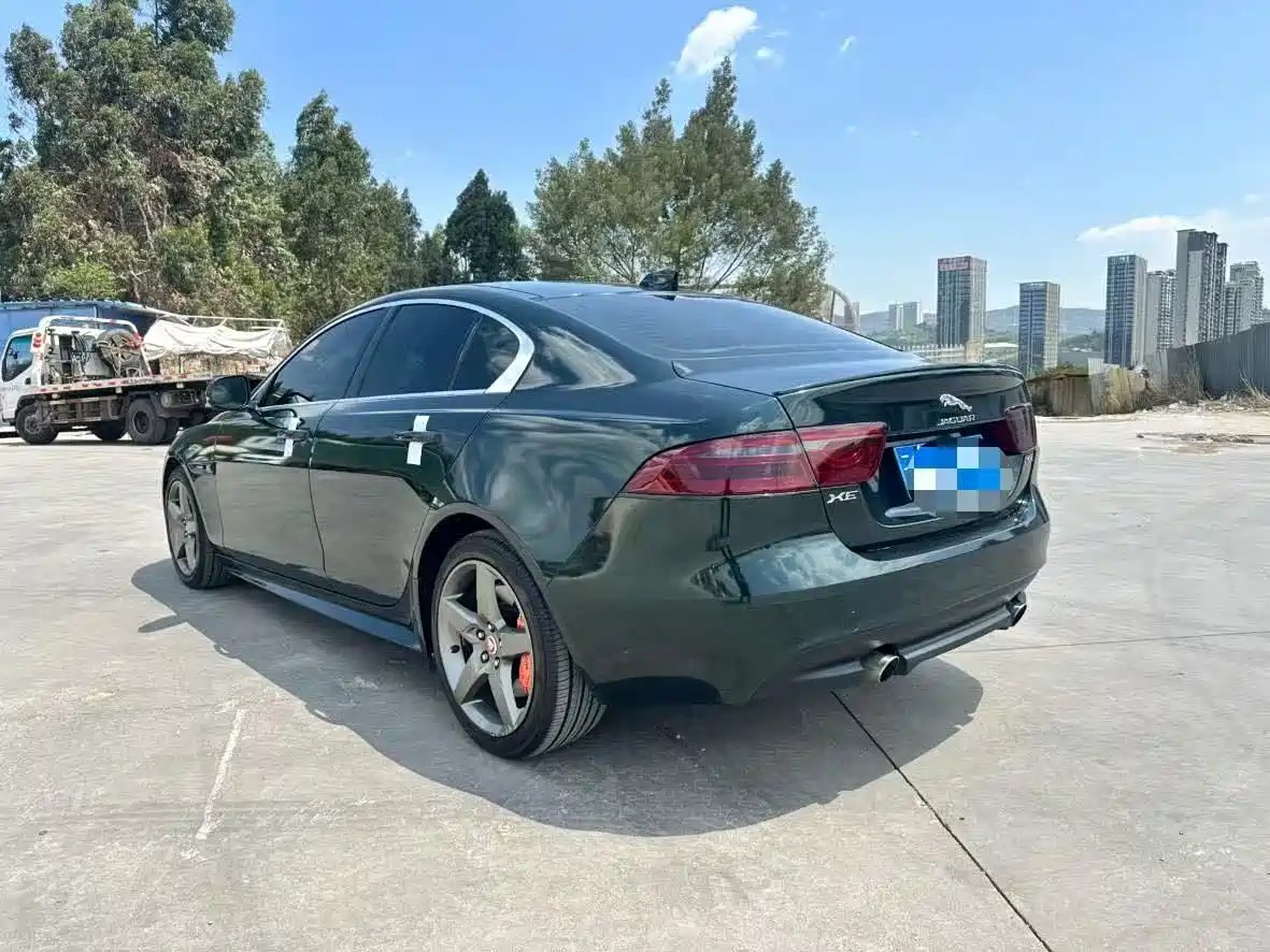 JAGUAR XE