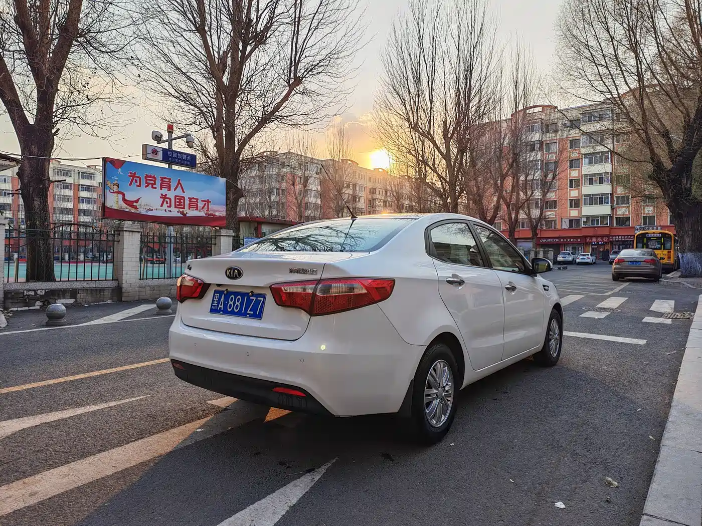 Kia K2 2012 Sedan 1.4L MT GLS Commemorative Edition фото 4