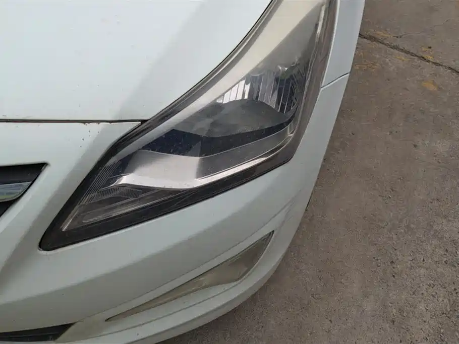 Hyundai Verna 2016 1.4L Manual Fashion GS фото 5