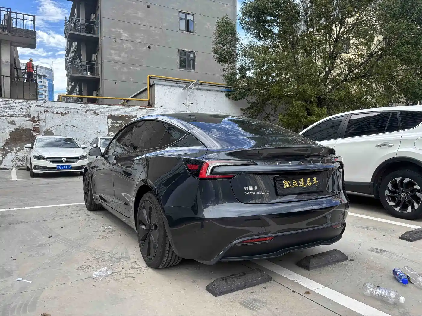 Фото 3 - Tesla Model 3