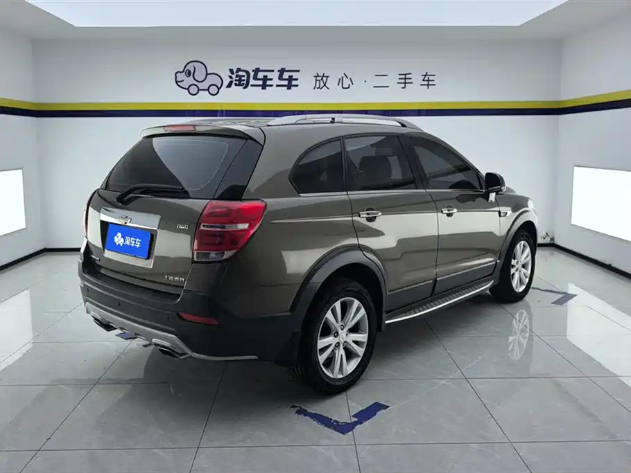 Chevrolet Captiva 2015 2.4L AWD Flagship 7-Seater фото 3
