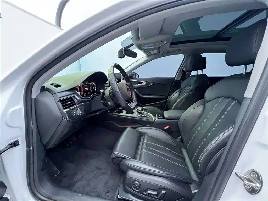 Audi A4L 2022 40 TFSI Luxury Dynamic фото 17