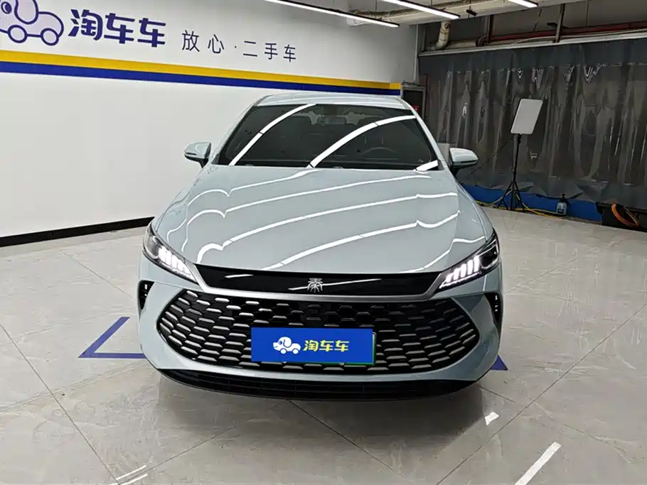 BYD Qin PLUS 2025 DM-i Smart Drive 55KM Leader фото 2