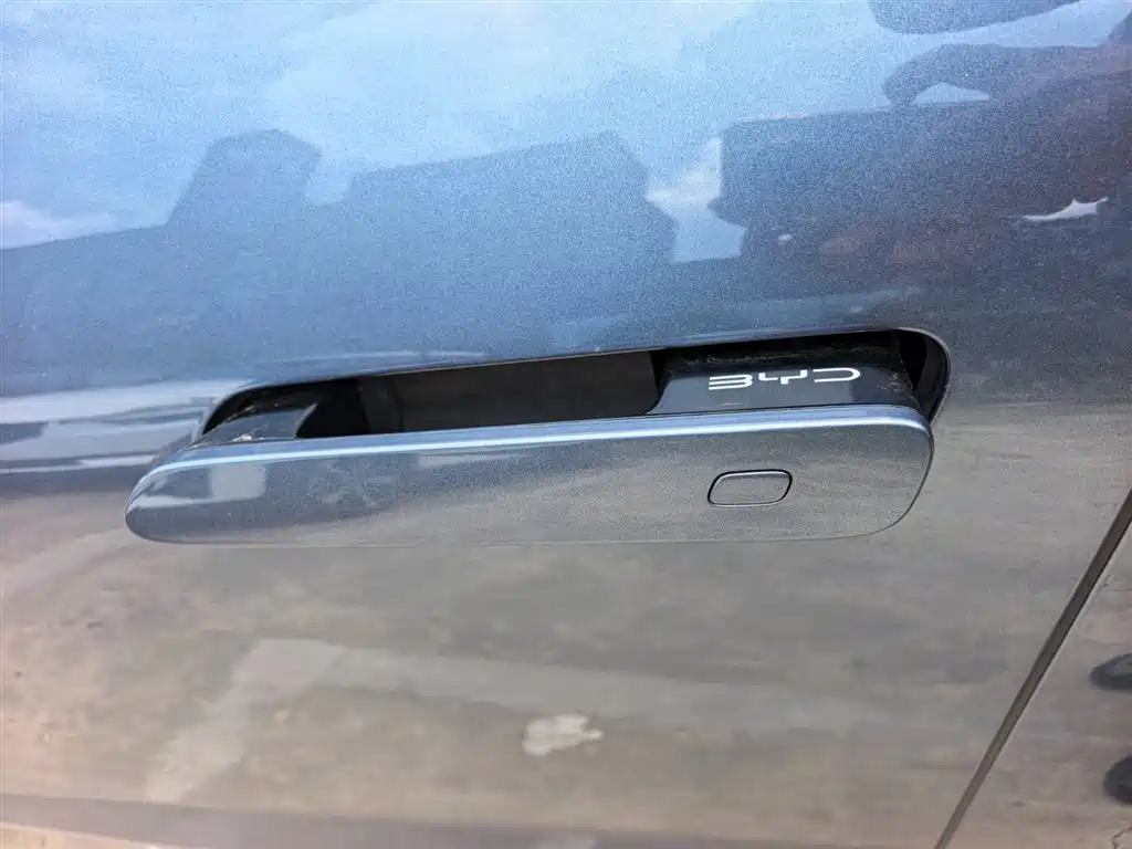 BYD Seal 2023 DM-i 1.5T 121km Flagship фото 7
