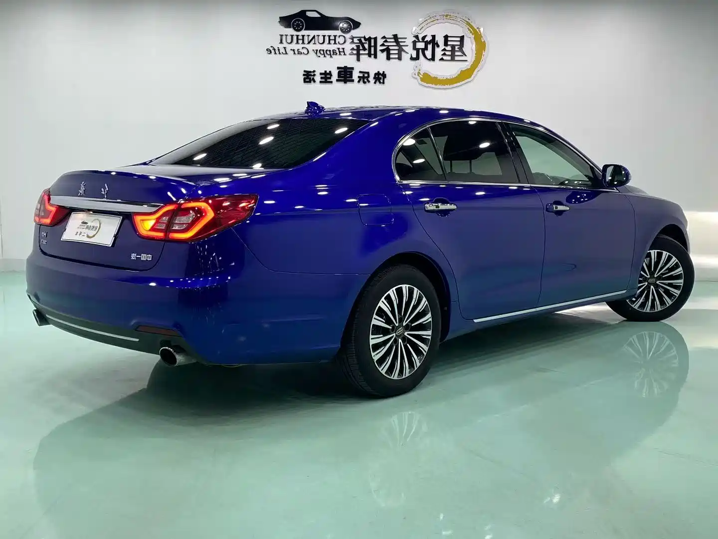 Фото 9 - Hongqi H7