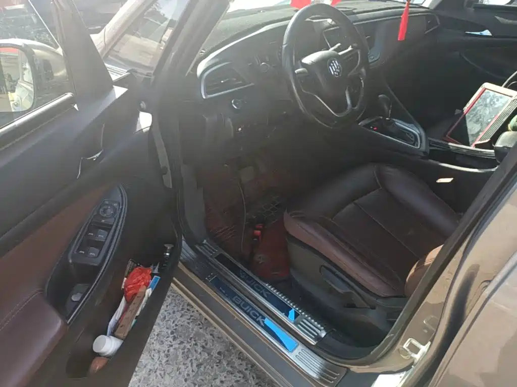 Buick GL6 2018 2018 18T 6-Seater Premium