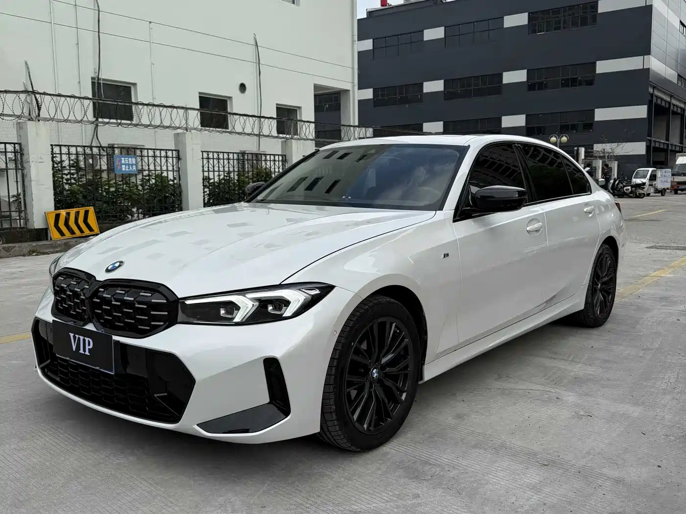 BMW 3 Series 2024 325Li M Sport Shadowline Package