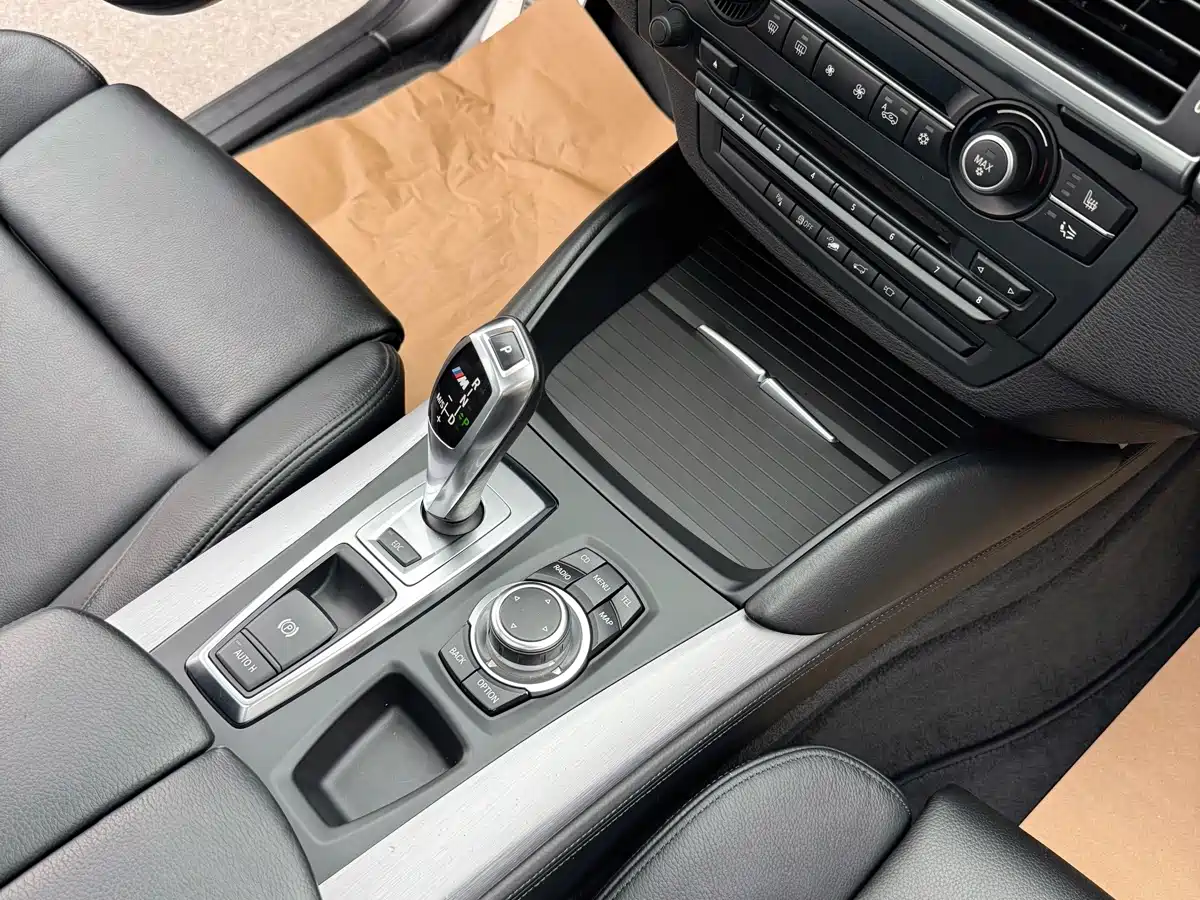 BMW X5 M 2010 X5 M фото 11