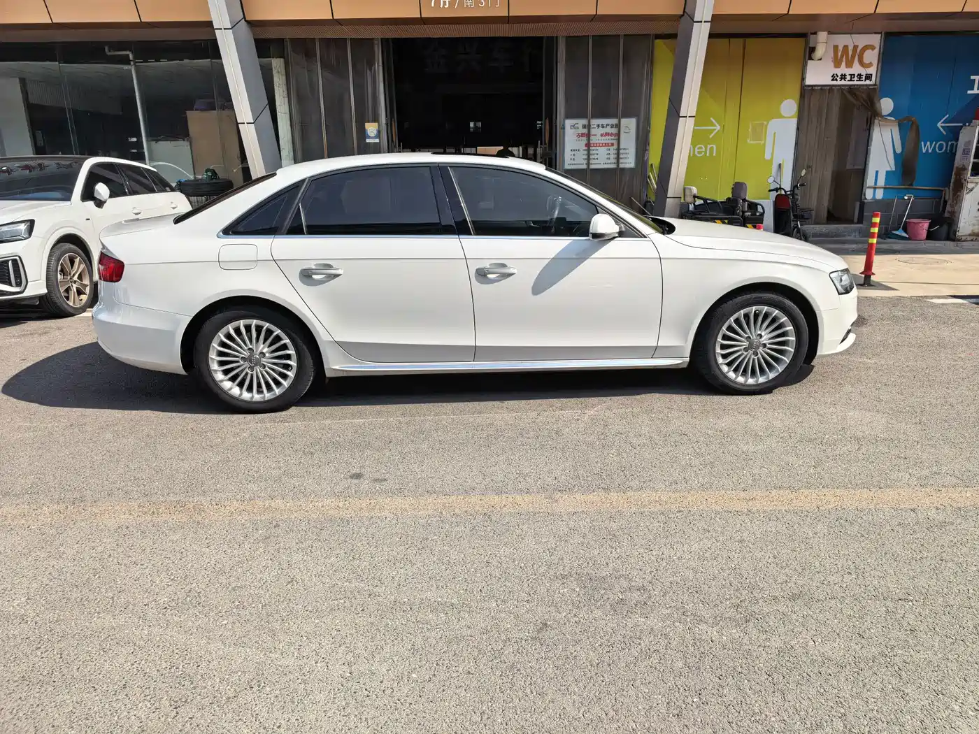 Фото 4 - Audi A4L