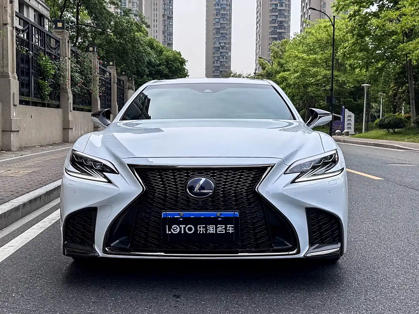 Lexus LS 2020 500h F SPORT (China VI) фото 2